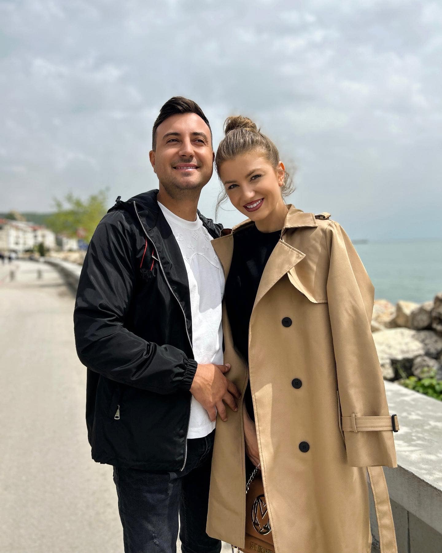 Detaliul care a stârnit valuri! CU CINE a fost văzut Valentin Sanfira când Codruța Filip a dat vestea divorțului