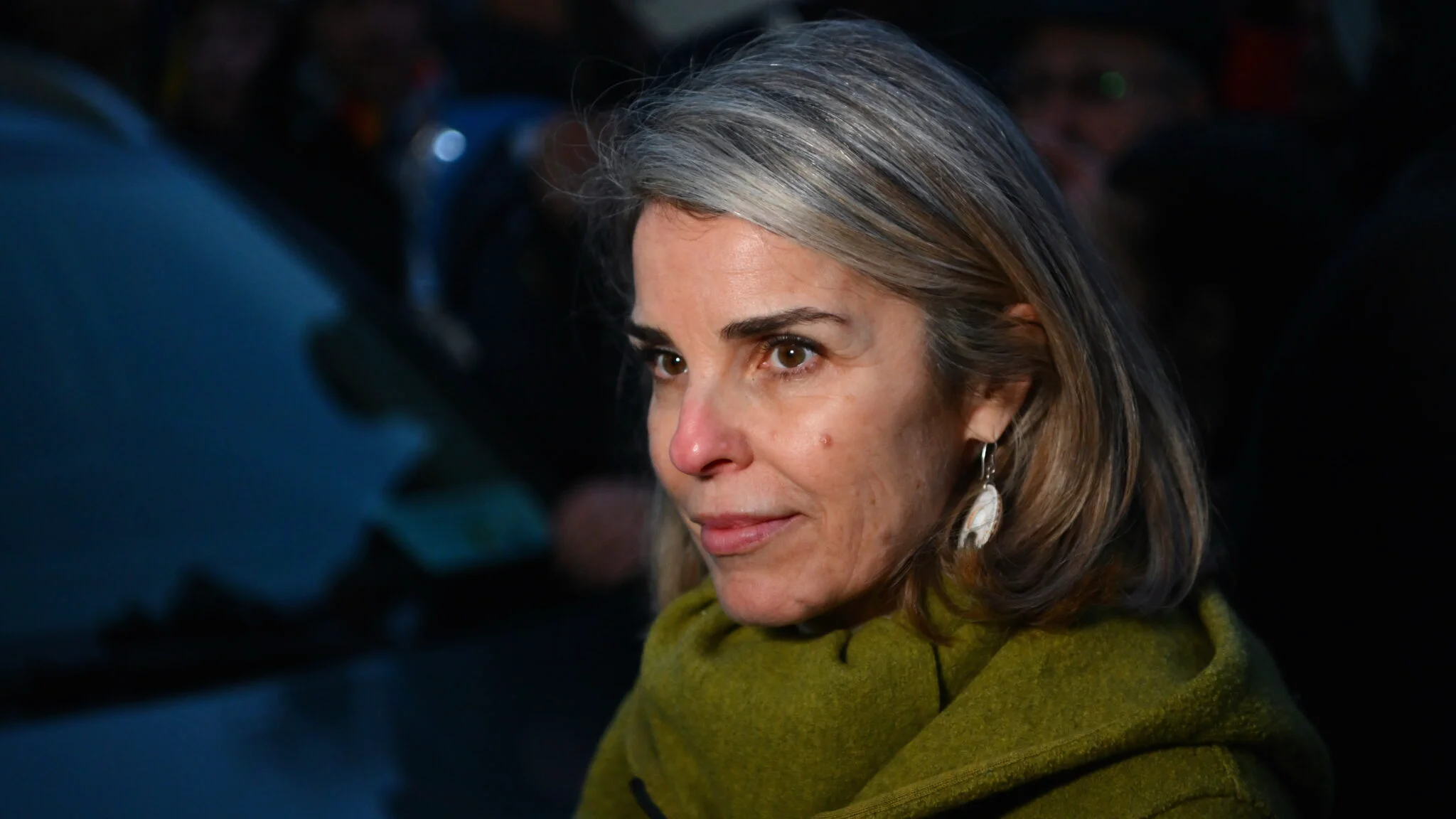Soția lui Călin Georgescu reapare în spațiul public după ce familia e obligată să plătească…