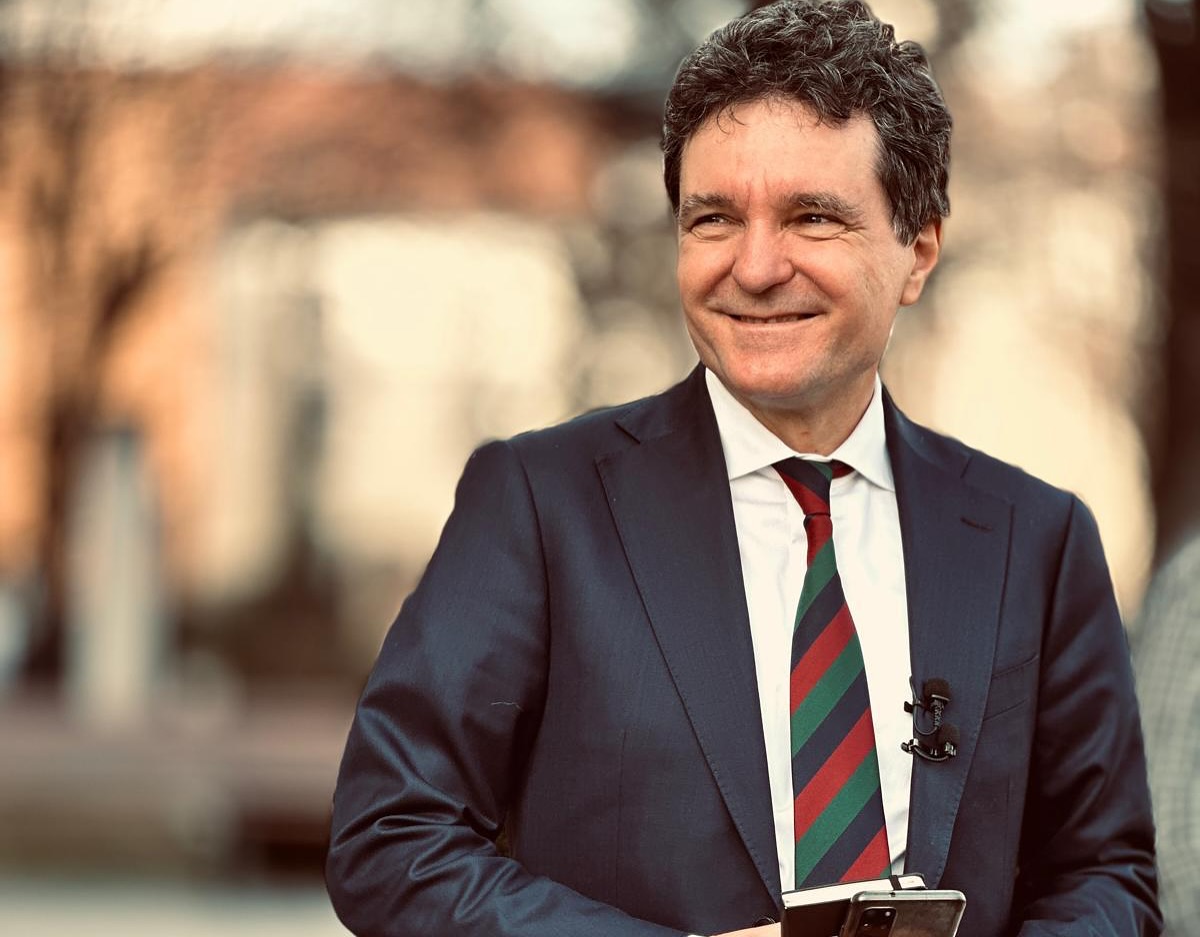„Este de notorietate că lui Nicușor Dan îi plac mult gagicile.” Președintele, ținta IRONIILOR după ce a…