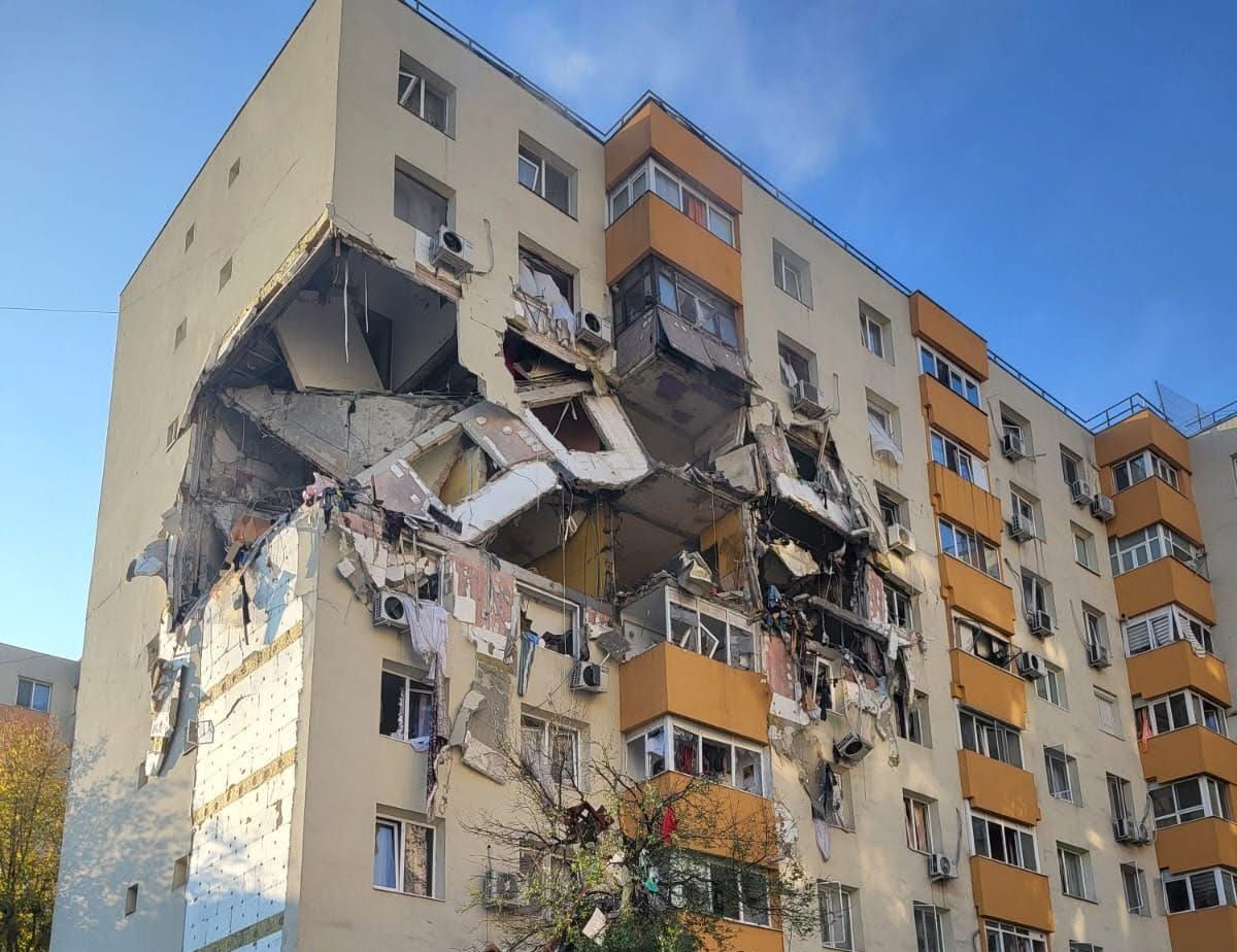 LOVITURĂ pentru oamenii din blocul explodat în Rahova. Clădirea…