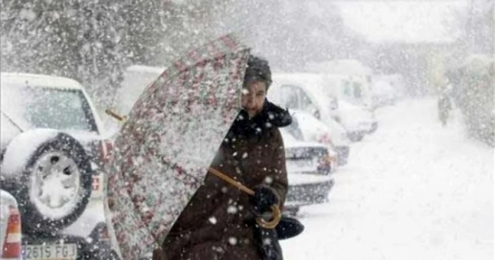 Prognoza meteo, actualizată. Când SE ÎNTOARCE IARNA în București