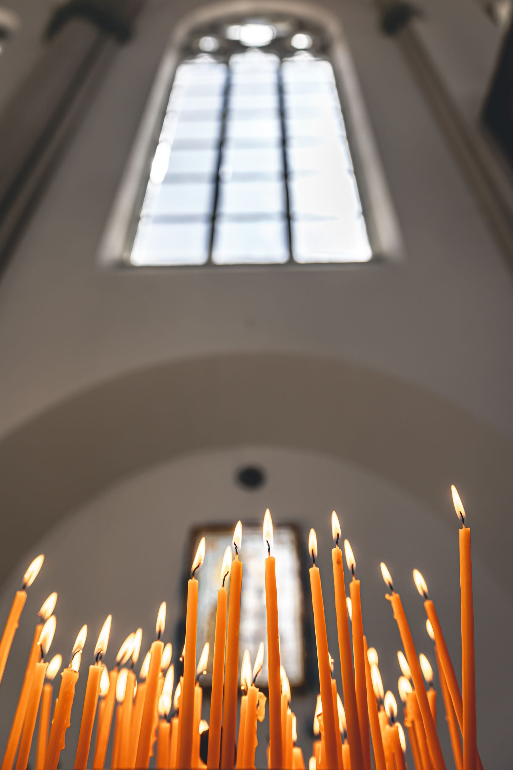 LOVITURĂ fără precedent pentru credincioși! Paște FĂRĂ Lumina Sfântă, după ce Biserica Mormântului din Ierusalim a fost…