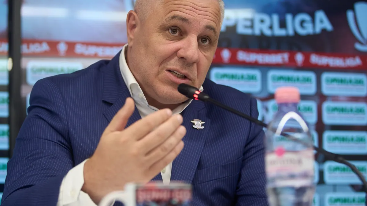 PANICĂ în fotbal! Marius Șumudică, transportat de URGENȚĂ la spital din cauza…