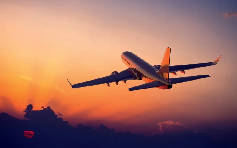 Războiul lovește și transportul aerian. Kerosenul se scumpește, iar un bilet de avion va…