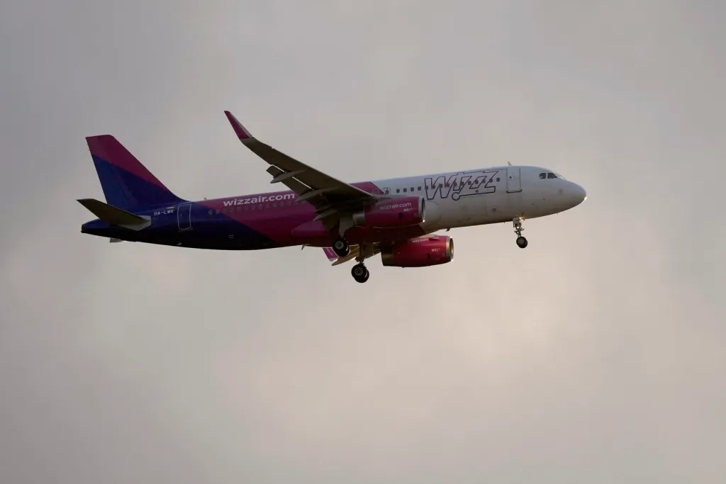 Momente de TENSIUNE la bordul unui avion decolat din România, după apariția unei…