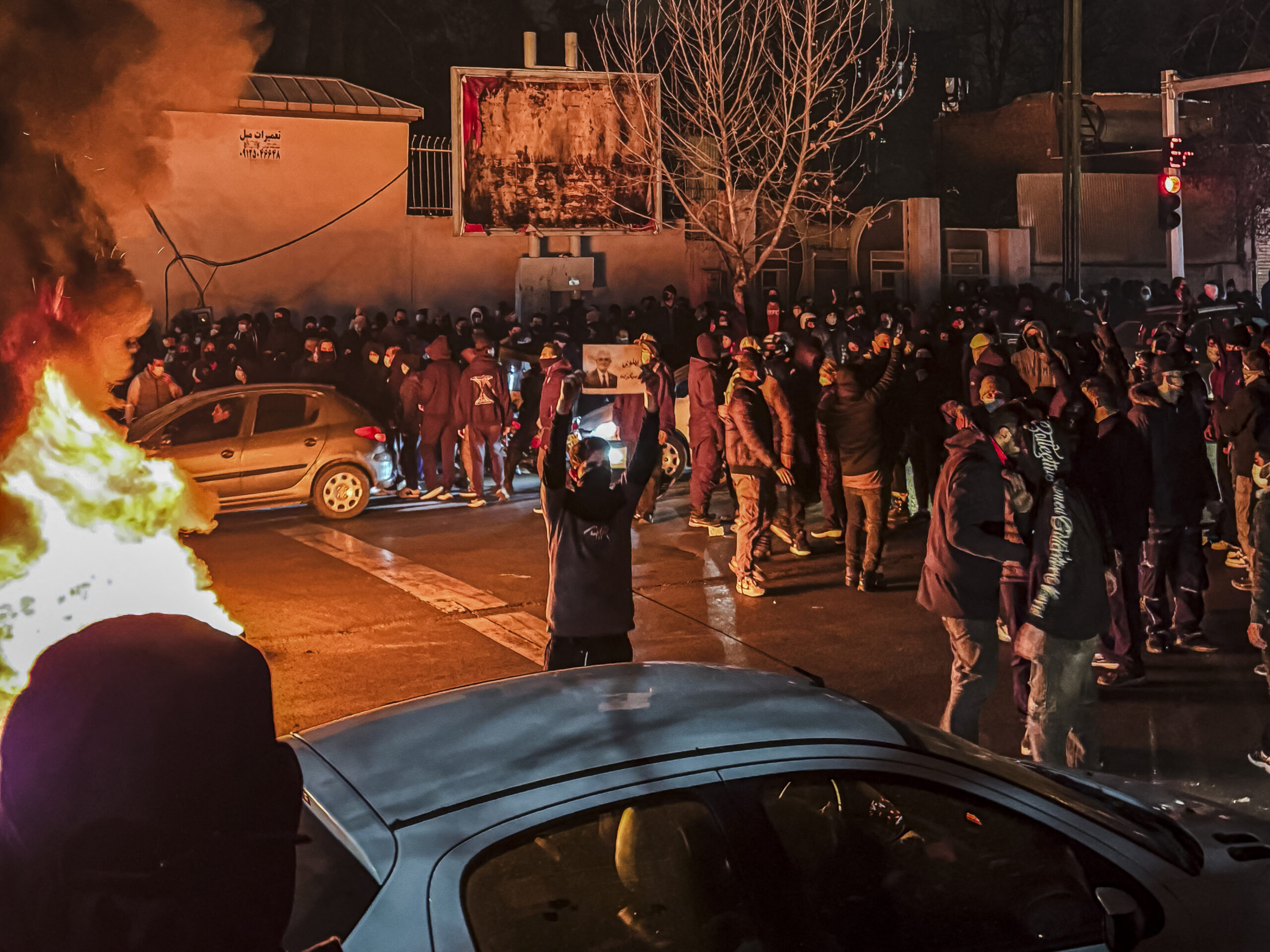 SITUAȚIE DRAMATICĂ! Regimul de la Teheran îi OBLIGĂ pe TINERI să…