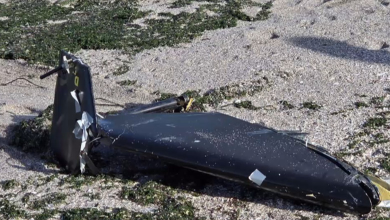 ALERTĂ pe litoral! Fragmente de dronă, găsite pe plaja din…