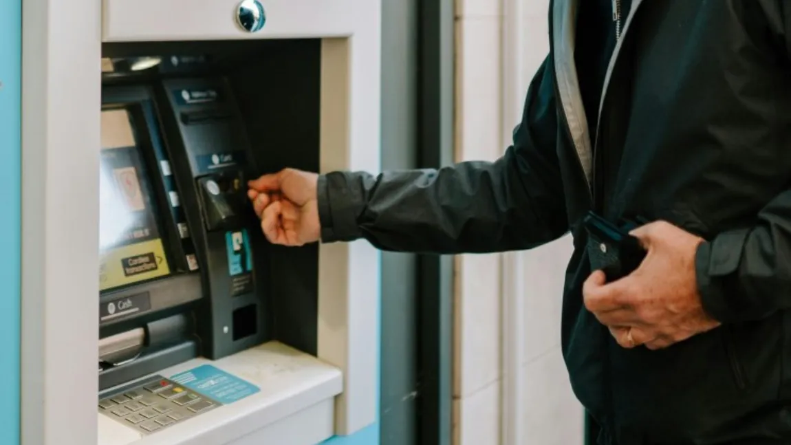 Veste de ULTIMĂ ORĂ! S-au făcut plățile pensiilor. SUMELE vor intra pe card…