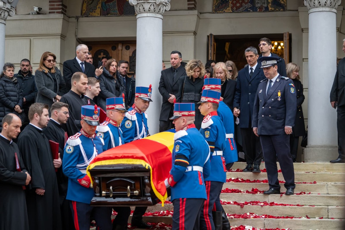 SEMN CERESC la înmormântarea lui Lucescu. Cei prezenți au spus că a fost lucrarea lui Dumnezeu