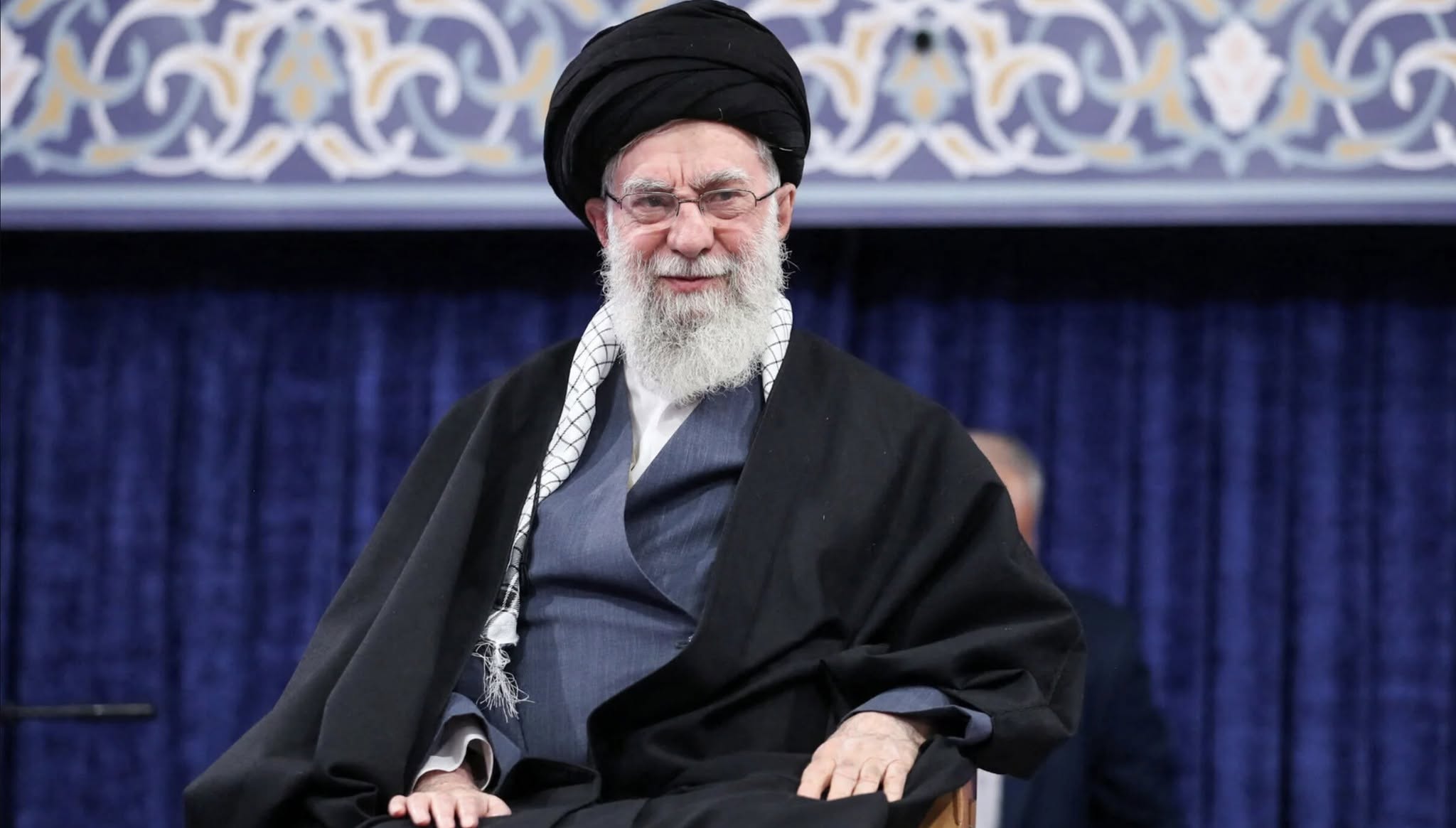 Iranul rupe tăcerea în cazul lui Ali Khamenei. Fostul lider suprem…