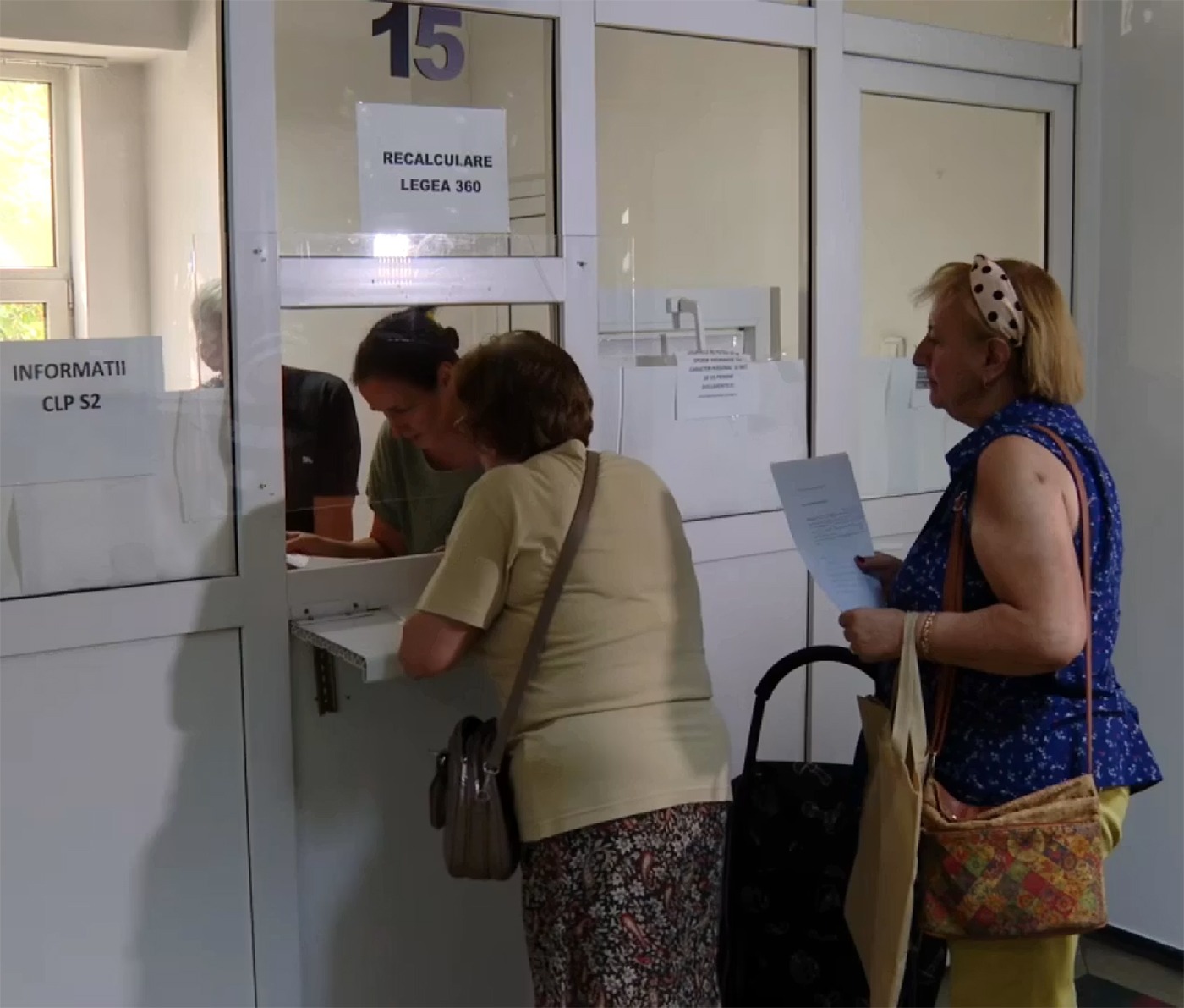 800.000 de pensionari români ar putea primi pensii MAI MARI dacă depun acest document