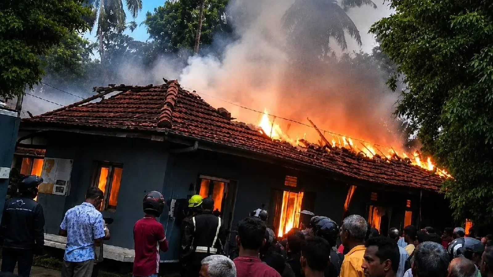 Cel puțin 12 persoane și-au pierdut viața în urma unui incendiu izbucnit la un azil de bătrâni din…